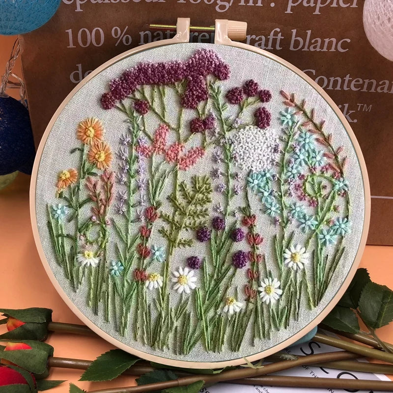 Beginner’s Floral Embroidery Kit – Complete, Easy-to-Follow DIY Project