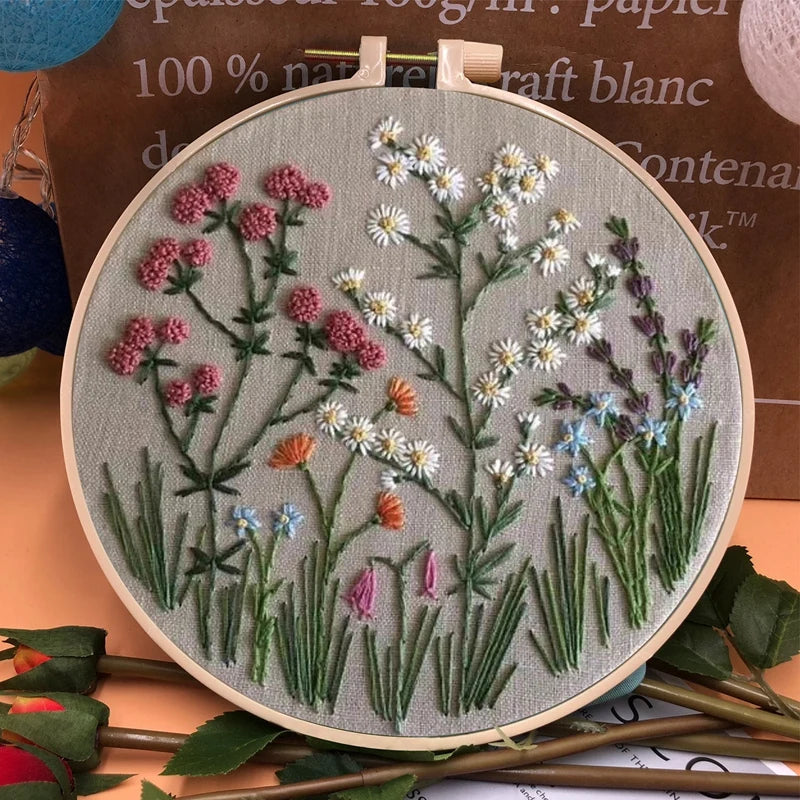 Beginner’s Floral Embroidery Kit – Complete, Easy-to-Follow DIY Project