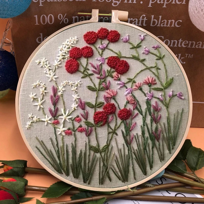 Beginner’s Floral Embroidery Kit – Complete, Easy-to-Follow DIY Project